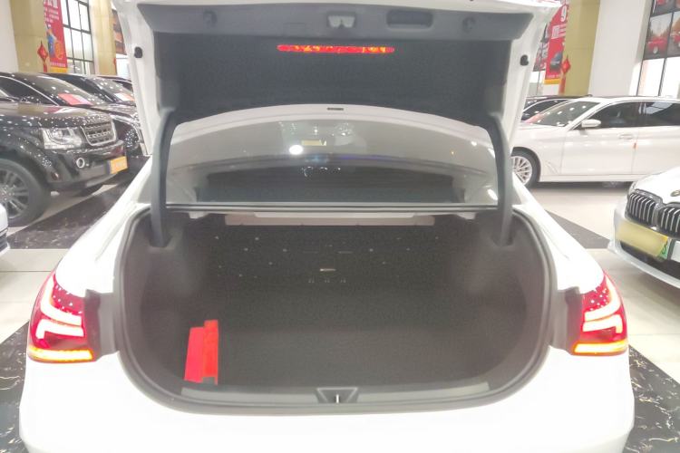 Used Mercedes-Benz A-Class 2022 Revised Version A 200 L Sport Sedan Fashionable Style