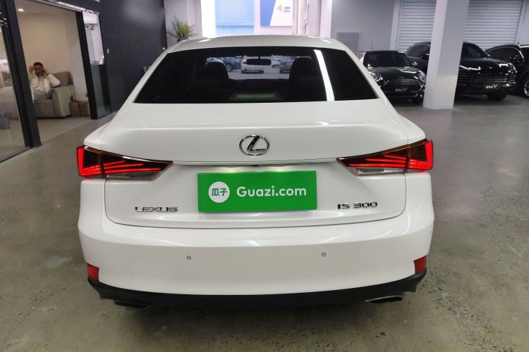 Used Lexus IS 2017 300 Leading Edition
