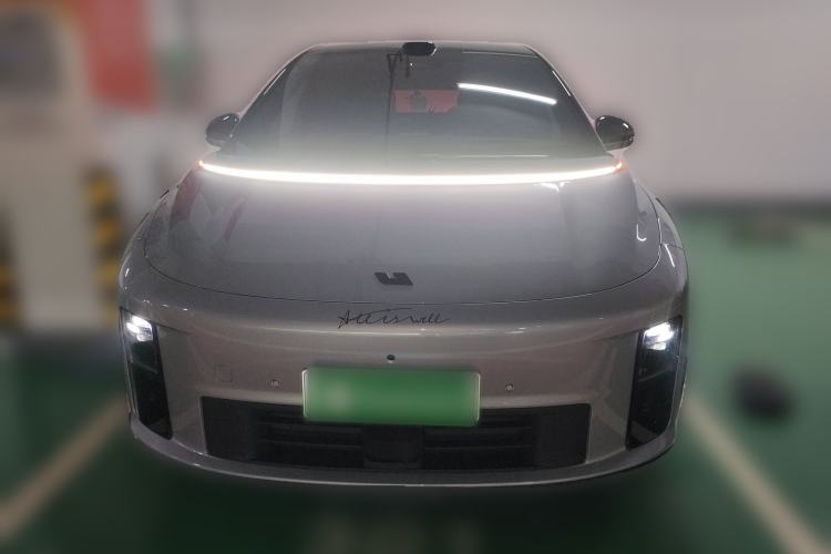 Used Li Auto Li Auto i6 2025 Model Four-Wheel-Drive Standard Type
