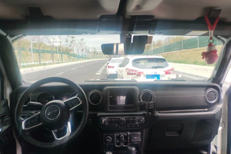 Used  Wrangler 2019 2.0T Sahara Four-Door Version China VI Emission Standard