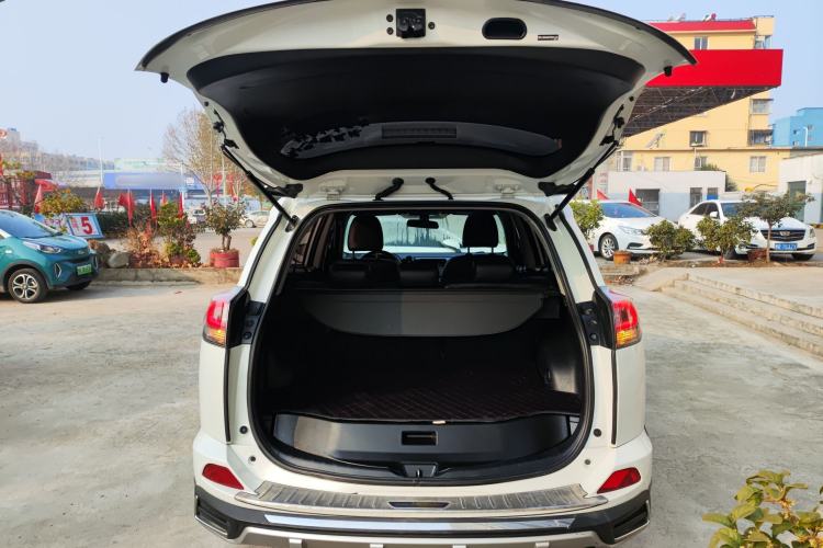 Used Toyota RAV4 2016 2.0L CVT Two-Wheel Drive Fashion Edition China V Standard
