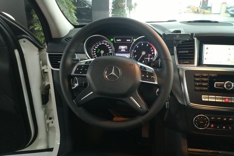 Used Mercedes-Benz M-Class 2014 ML 320 4MATIC