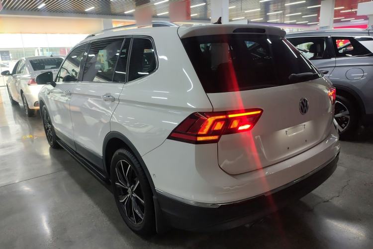 Used Volkswagen Tiguan L 2019 Revised 330TSI Automatic Two-Wheel Drive Smart & Luxury Edition China VI Standard
