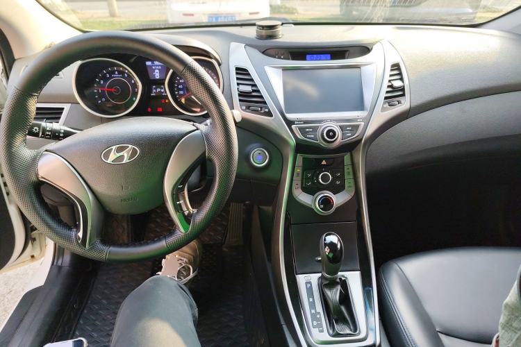 Used Hyundai Elantra 2015 1.6L Automatic Leading Model