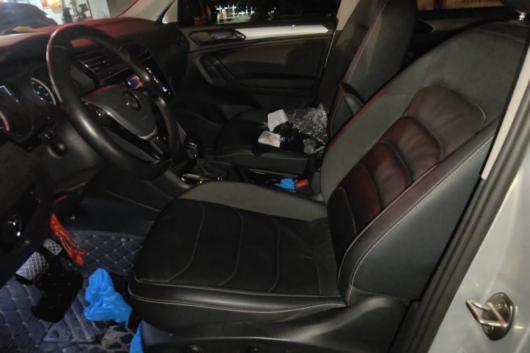 Used Volkswagen Tiguan L 2019 330TSI Automatic Two-Wheel Drive Smart Luxury Version China VI Standard
