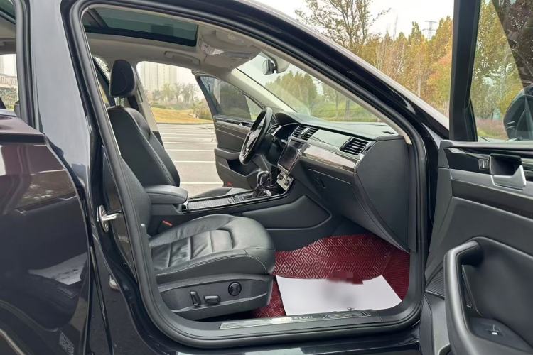 Used Volkswagen Phideon 2019 380TSI Two-Wheel Drive Business Edition China VI Standard
