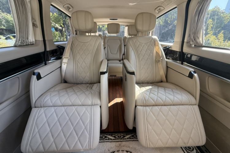 Used Mercedes-Benz V-Class 2017 V 260 Avantgarde Edition
