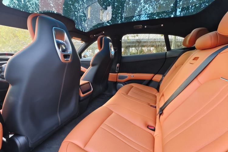 Used  YU7 2025 Ultra-Long Range High-Performance All-Wheel-Drive Max Edition