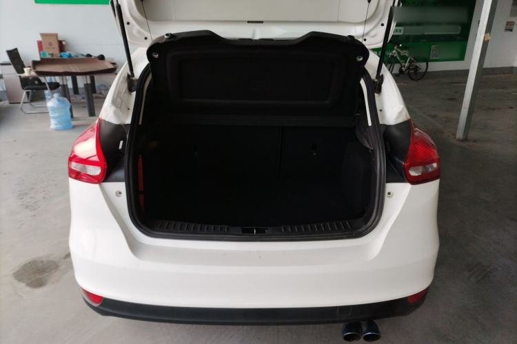 Used Ford Focus 2018 Hatchback Classic 1.6L Automatic Comfort Plus SmartDrive Edition
