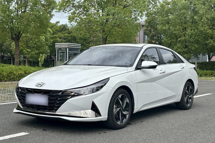 Used Hyundai Elantra 2022 1.5L CVT LUX Prestige Edition
