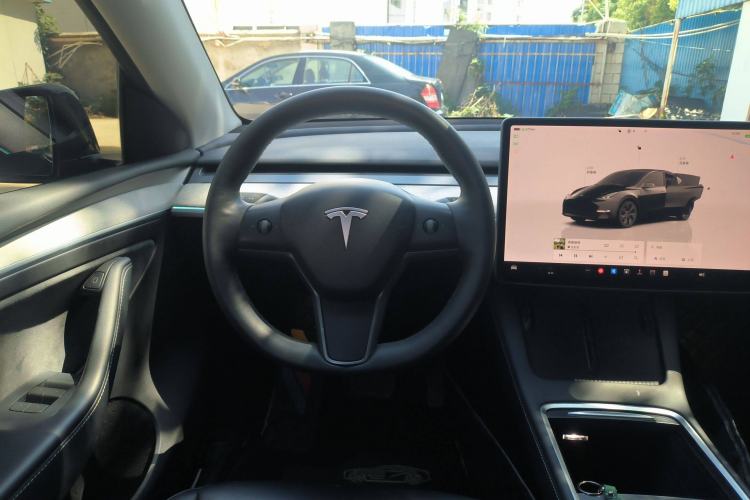 Used Tesla Model Y 2023 Rear-Wheel-Drive Version
