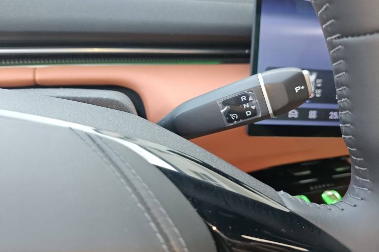 Used  L07 2024 230Max Qiankun Intelligent Driving ADS SE Range-Extended Version
