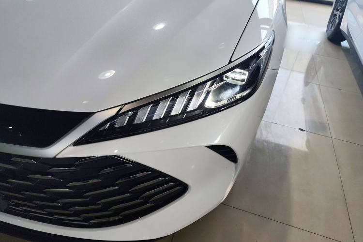 Used BYD Qin PLUS 2025 DM-i Smart Drive 55KM Leading Model
