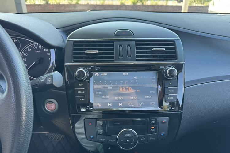 Used Nissan Tiida 2014 1.6L CVT Smart Model
