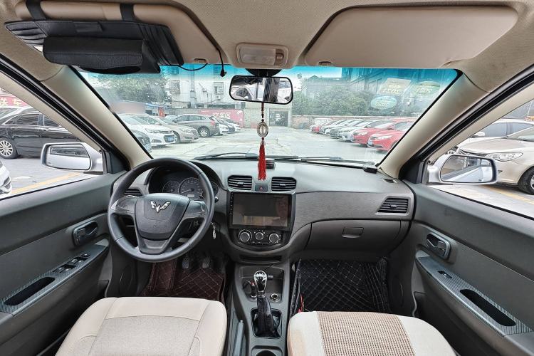 Used Wuling Hongguang 2015 1.5L S Base Model China IV
