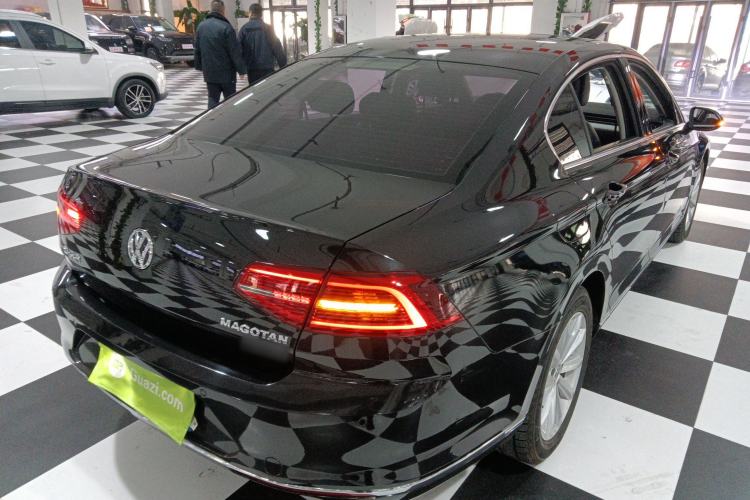 Used Volkswagen Magotan 2017 330TSI DSG Leading Model
