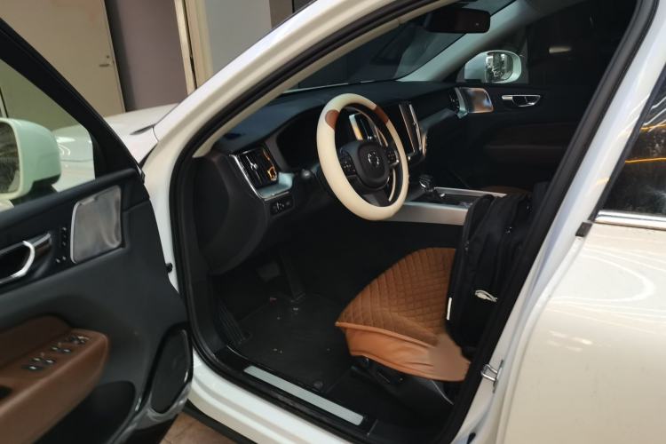 Used Volvo XC60 2020 T5 4x4 Zhiyi Luxury Edition
