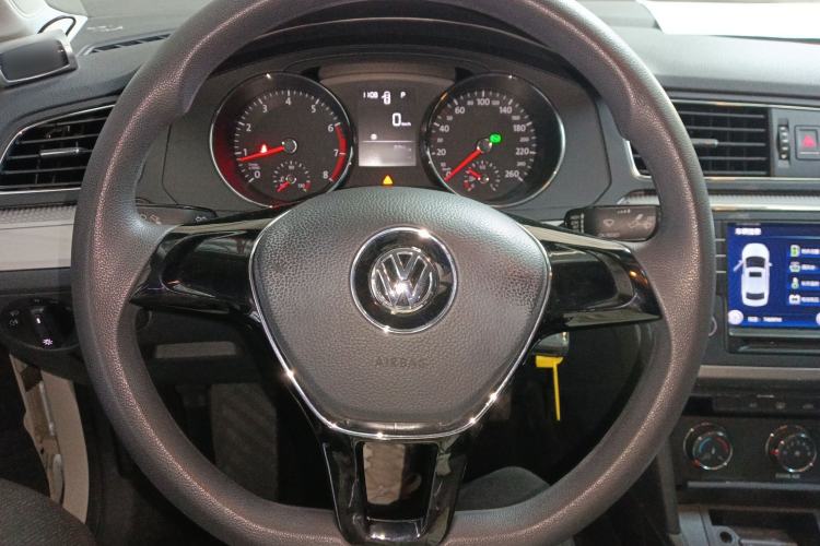 Used Volkswagen Lamando 2015 230TSI DSG Fashion Edition
