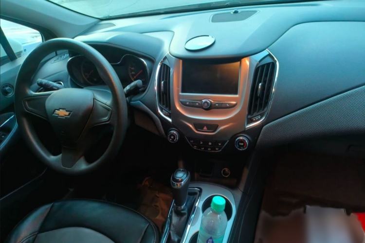 Used Chevrolet Cruze 2017 1.5L Automatic Pioneer Sunroof Edition
