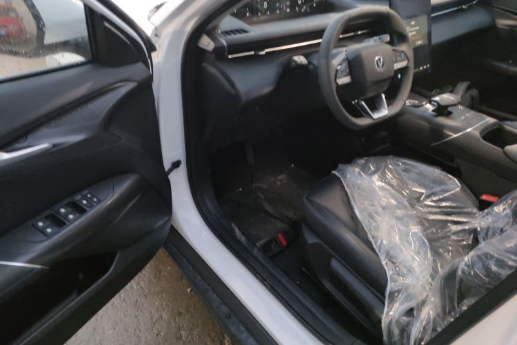 Used Changan Eado 2025 Blue Whale 1.5T 500Bar Prestige Model
