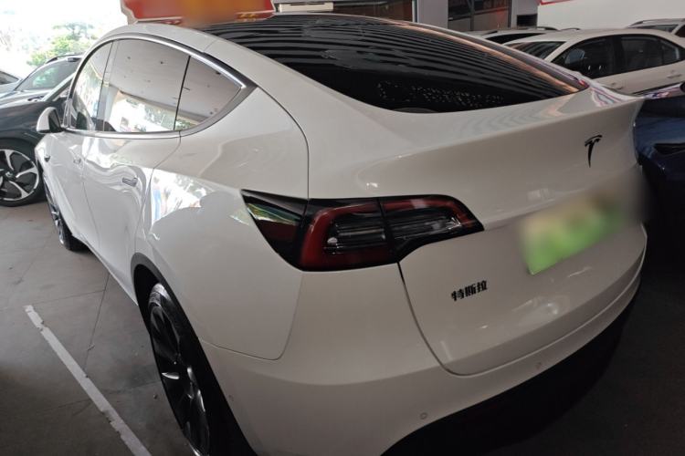 Used Tesla Model Y 2022 Long-Range All-Wheel-Drive Version
