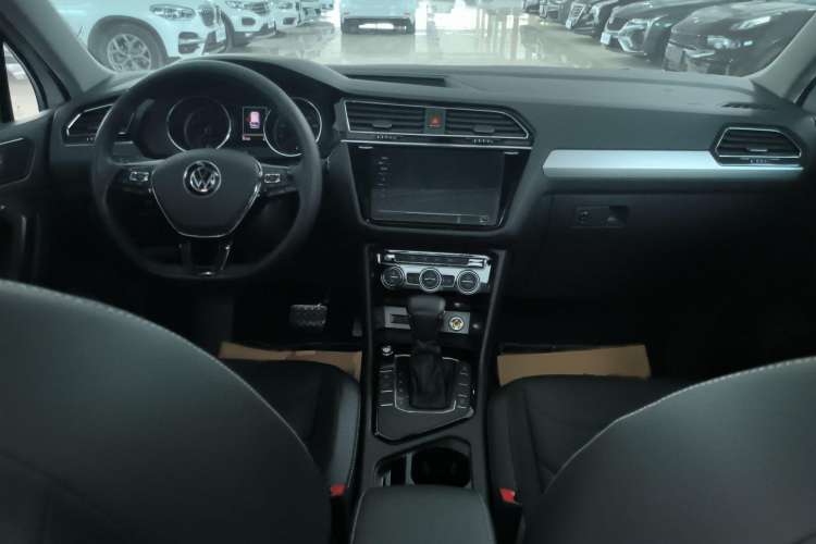 Used Volkswagen Tiguan L 2021 330TSI Automatic Two-Wheel Drive Smart Edition
