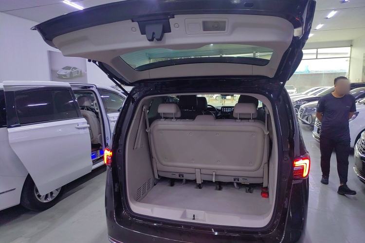 Used Buick GL8 2021 Land Cruiser Executive Class 652T Luxury Model
