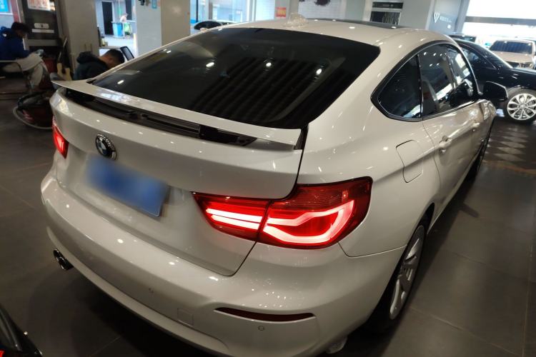 Used BMW 3 Series GT 2018 320i Sport Edition
