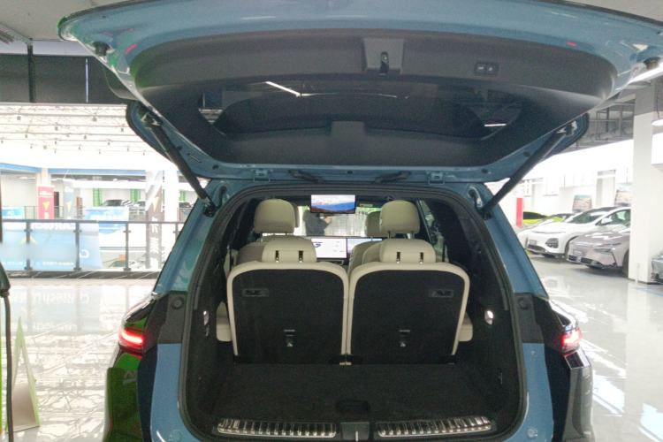 Used Li Auto L9 2022 Max model
