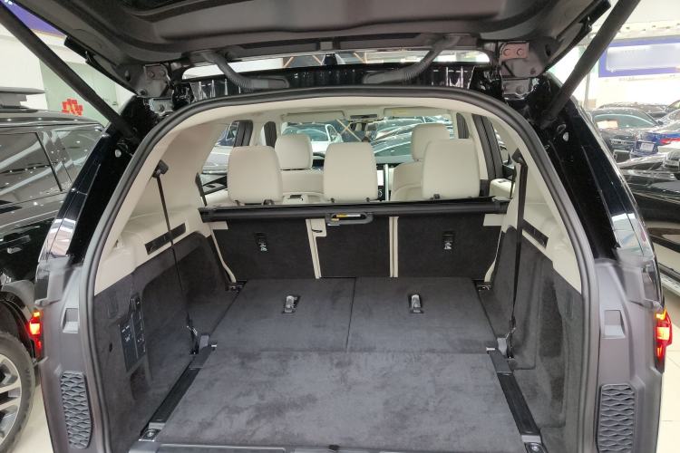 Used Land Rover Discovery 2024 360 PS S