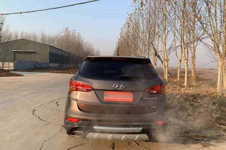 Used Hyundai Santa Fe 2013 2.4L Automatic Two-Wheel Drive Smart Version
