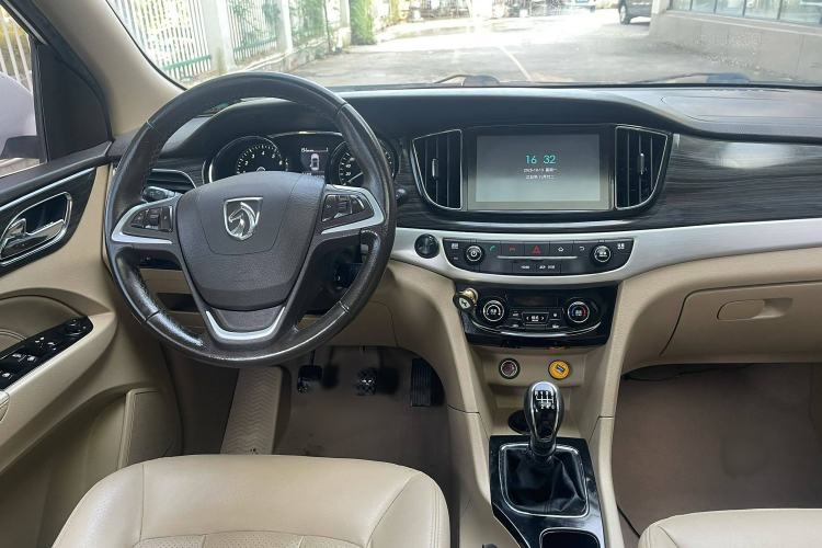 Used Baojun 730 2016 1.5T Manual Luxury Edition 7 Seats