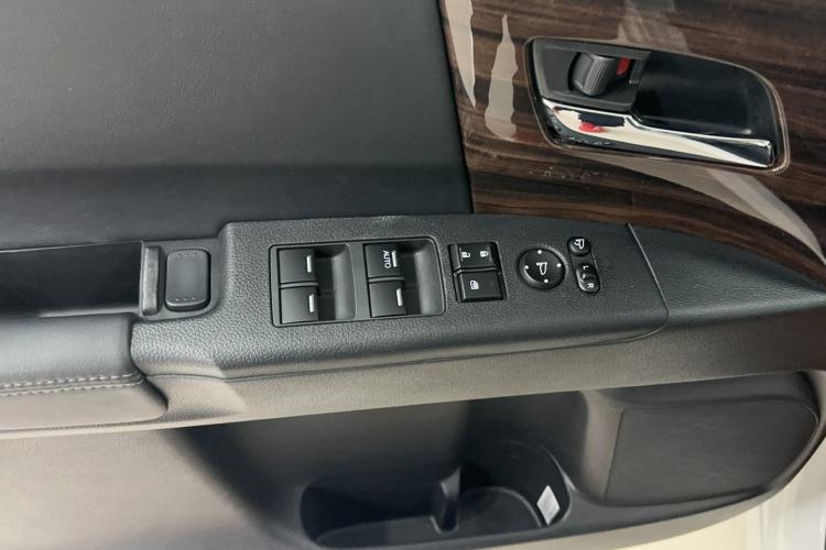 Used Honda Elysion 2016 2.4L Style Edition