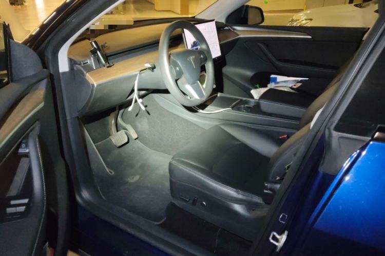 Used Tesla Model Y 2021 Long-Range All-Wheel-Drive Version 3D7