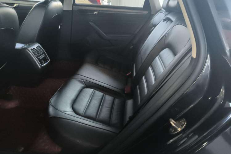 Used Volkswagen Passat 2017 330TSI DSG Luxury Edition
