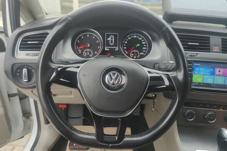 Used Volkswagen Golf 2015 1.4TSI Automatic Comfort Model
