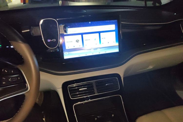 Used BYD Qin PLUS 2024 Honor Edition EV 420KM Leading Model
