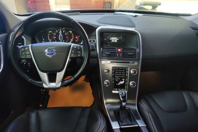 Used Volvo XC60 2015 T5 AWD Zhiyuan Edition
