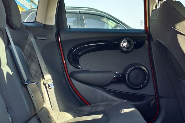 Used  MINI 2018 1.5T COOPER Classic Edition Five-Door Version