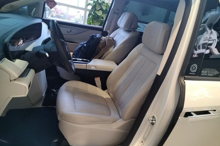 Used Buick GL8 New Energy 2024 Lu Zun Smart Edition 7-Seater
