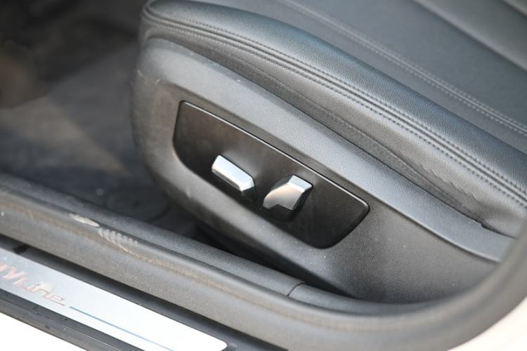 Used BMW 5 Series 2019 525Li Luxury Package
