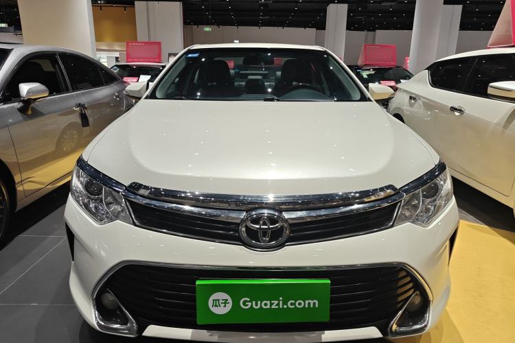 Used Toyota Camry 2016 2.0G 10th Anniversary Leading Edition
