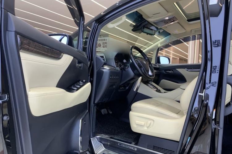 Used Toyota Vellfire 2019 Dual-Engine 2.5L HV Prestige Edition
