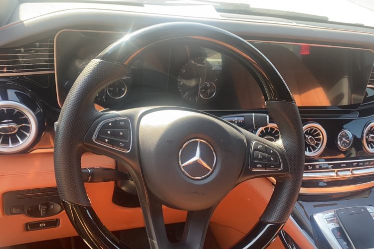 Used Mercedes-Benz Vito 2023 2.0T Elite Version 7 Seats
