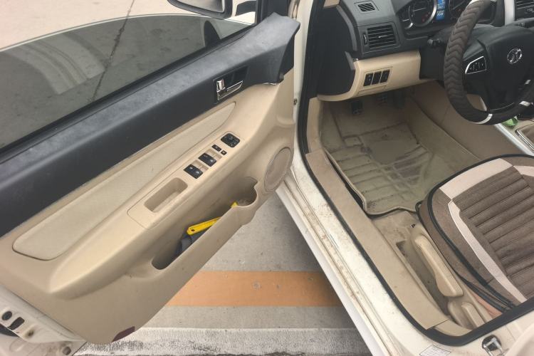 Used BAIC E Series 2013 Sedan 1.5L Manual Leshang Version
