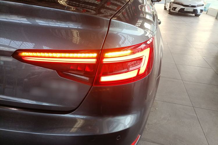 Used Audi A4L 2019 40 TFSI Fashion Edition China VI Emission Standard
