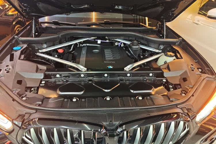 Used BMW X6 2022 Second Facelift xDrive40i Luxury Version M Sport Package
