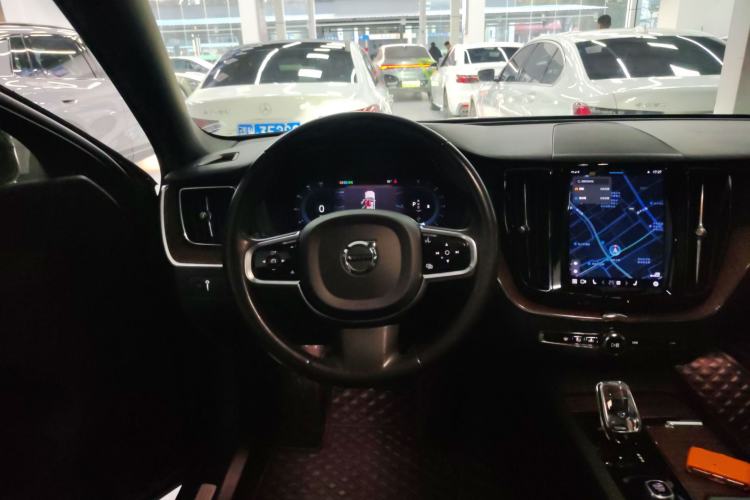 Used Volvo XC60 2022 B5 4x4 Smart Luxury Edition