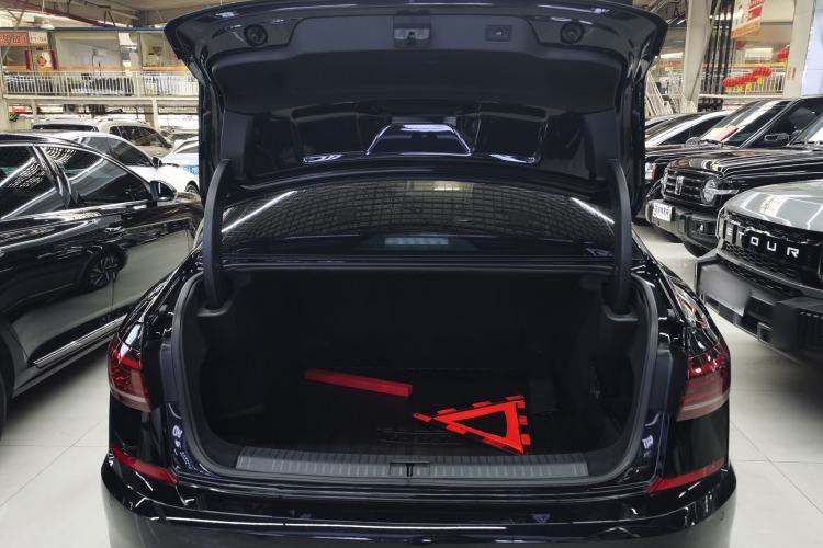 Used Volkswagen Passat 2023 Facelift 330TSI Luxury Edition
