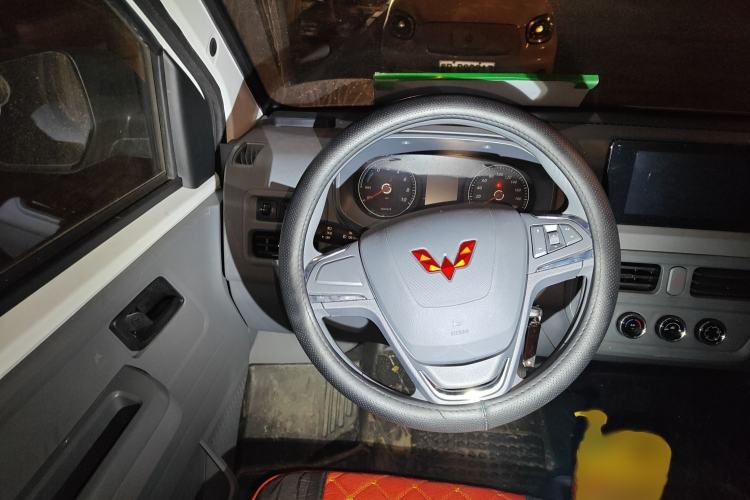 Used Wuling Yangguang 2024 300km Comfort Version with Sealed Windows 60kW